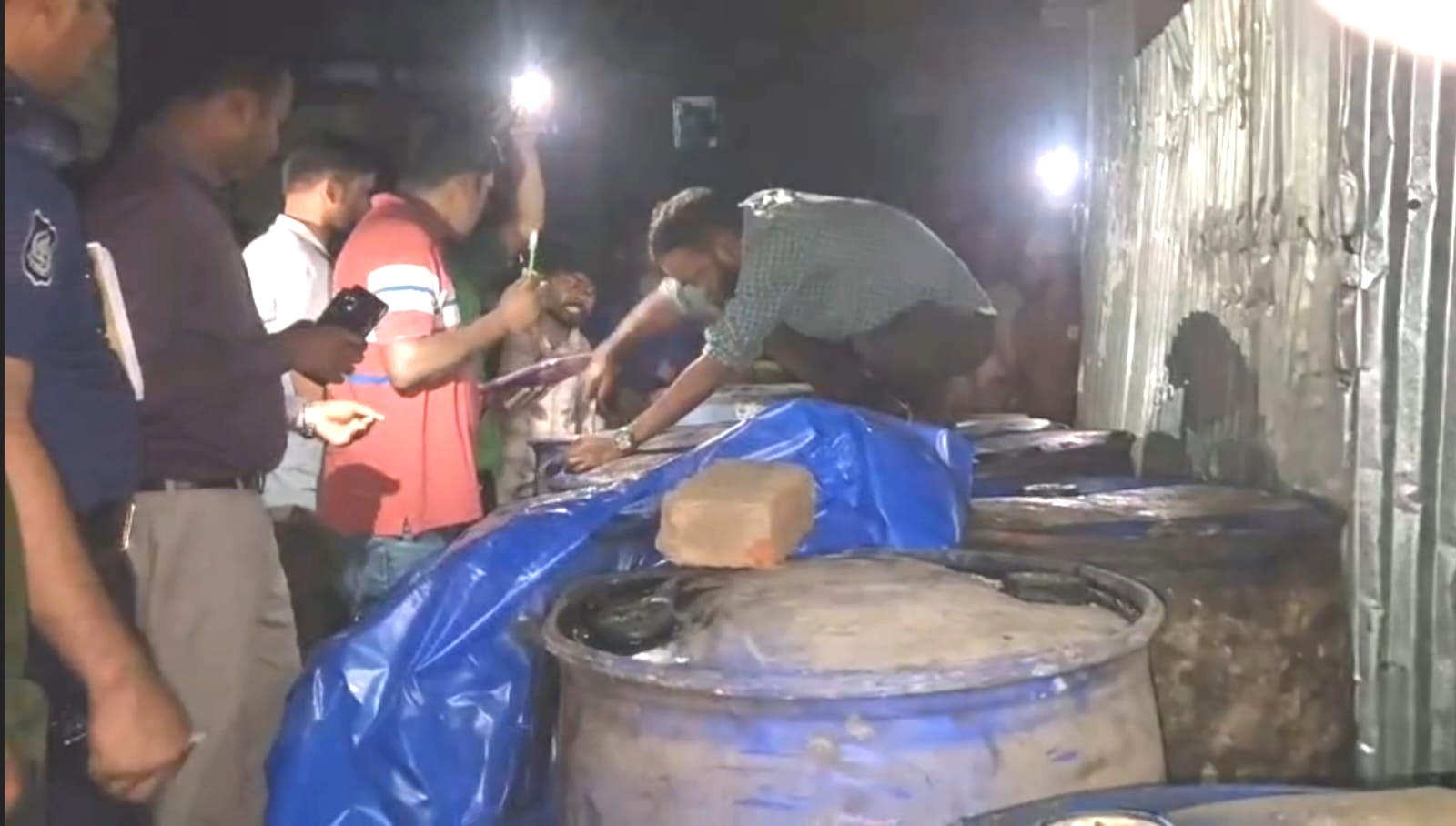নাসিরনগরে পাঁচ হাজার লিটার জ্বালানি তেল জব্দ