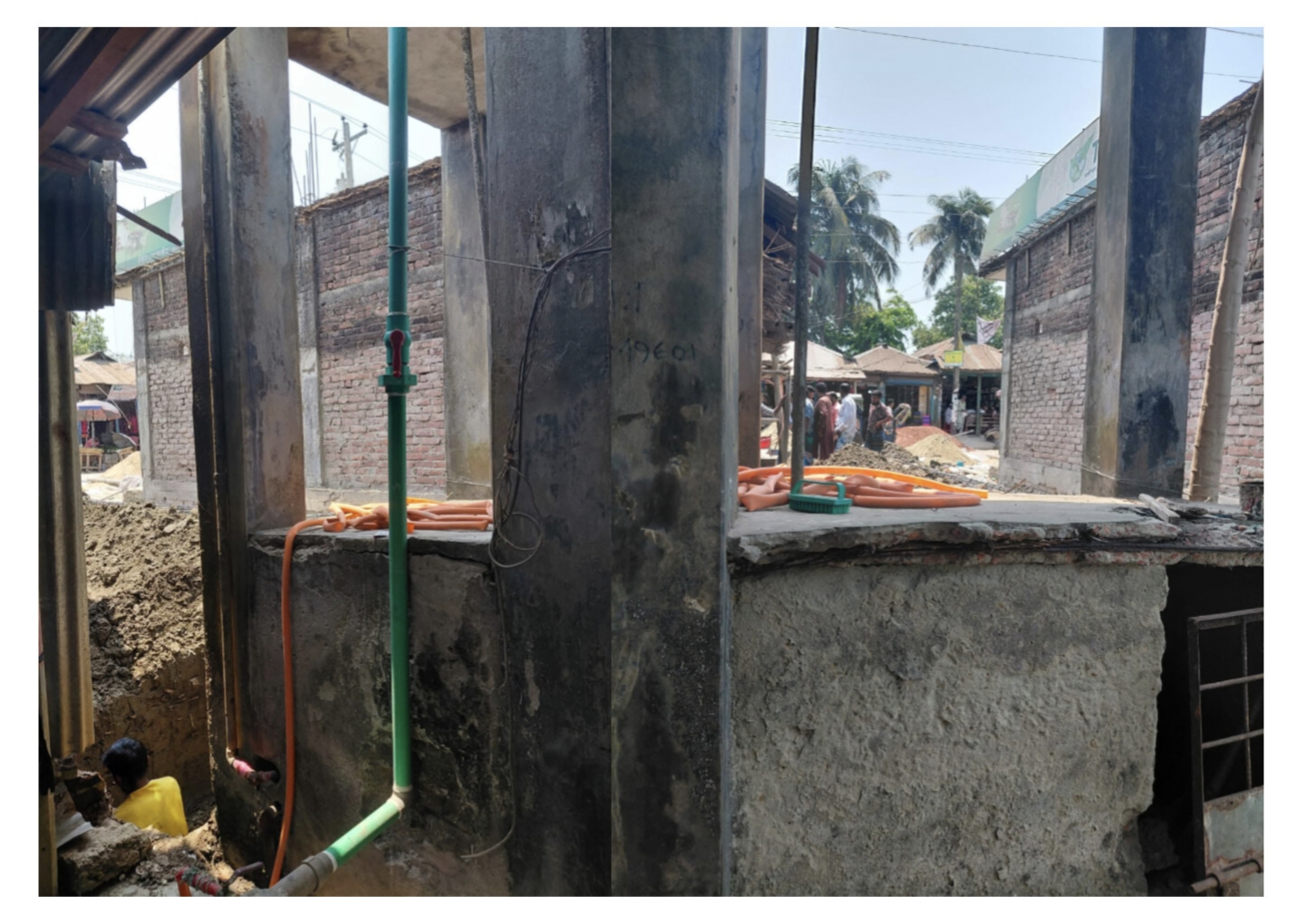 কমলনগরে মসজিদের জায়গা দখল করে দোকানঘর নির্মাণ করছেন বিএনপি নেতা
