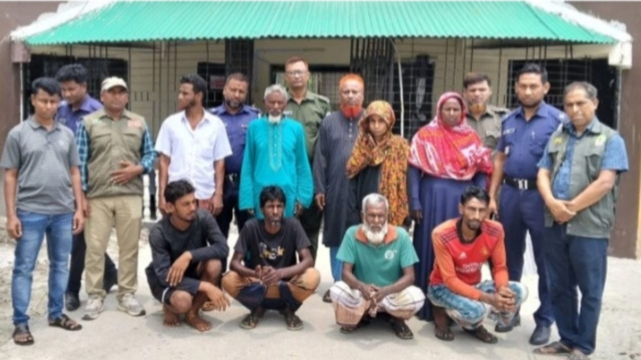 সুন্দরবনে ঝড়ের কবলে পড়ে ভারতে ঢুকে পড়া ৪ মৌয়াল উদ্ধার