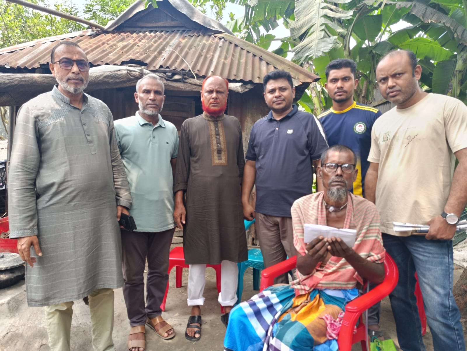 তাড়াইলে ফুসফুসের জটিলতায় নিঃস্ব কাছির মিয়া,সহায়তায় এগিয়ে এলেন প্রবাসী আমিনুল