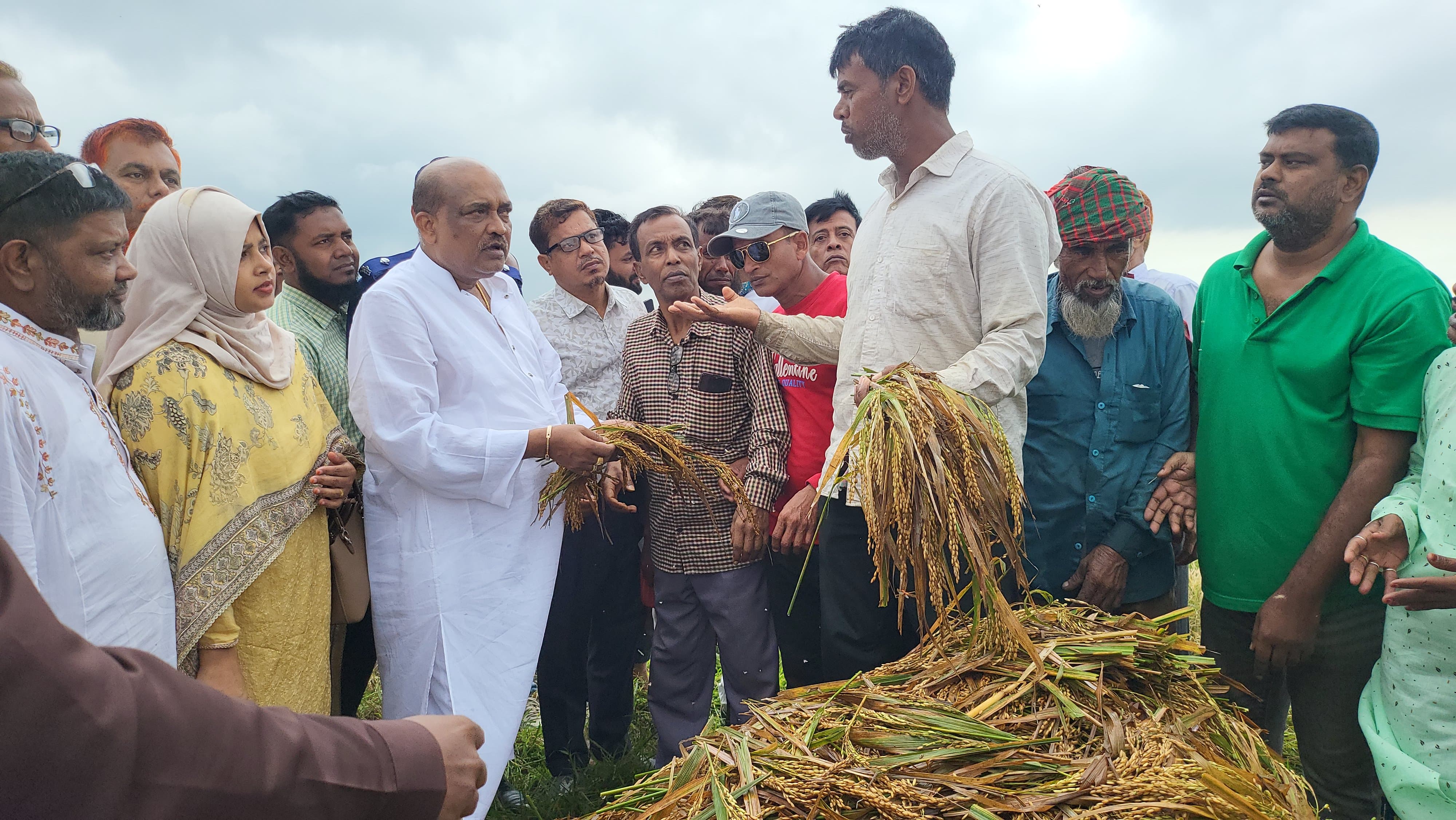 নিকলীতে কৃষকের দুঃসময়, ত্রাণ ও সহায়তার আশ্বাস এমপির