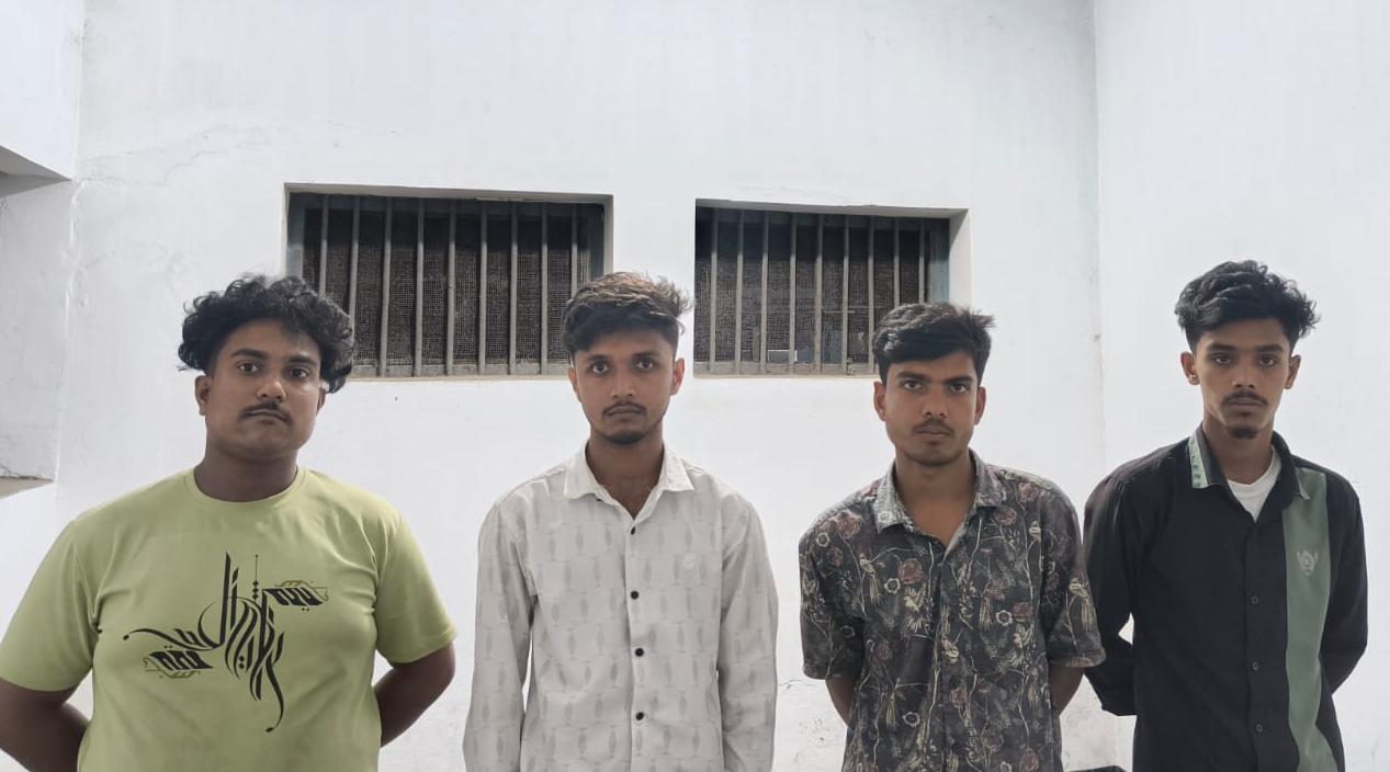 সার্কেল এএসপির অভিযানে ভূরুঙ্গামারীতে ১১৯ পিস ইয়াবাসহ ৪ জন গ্রেফতার