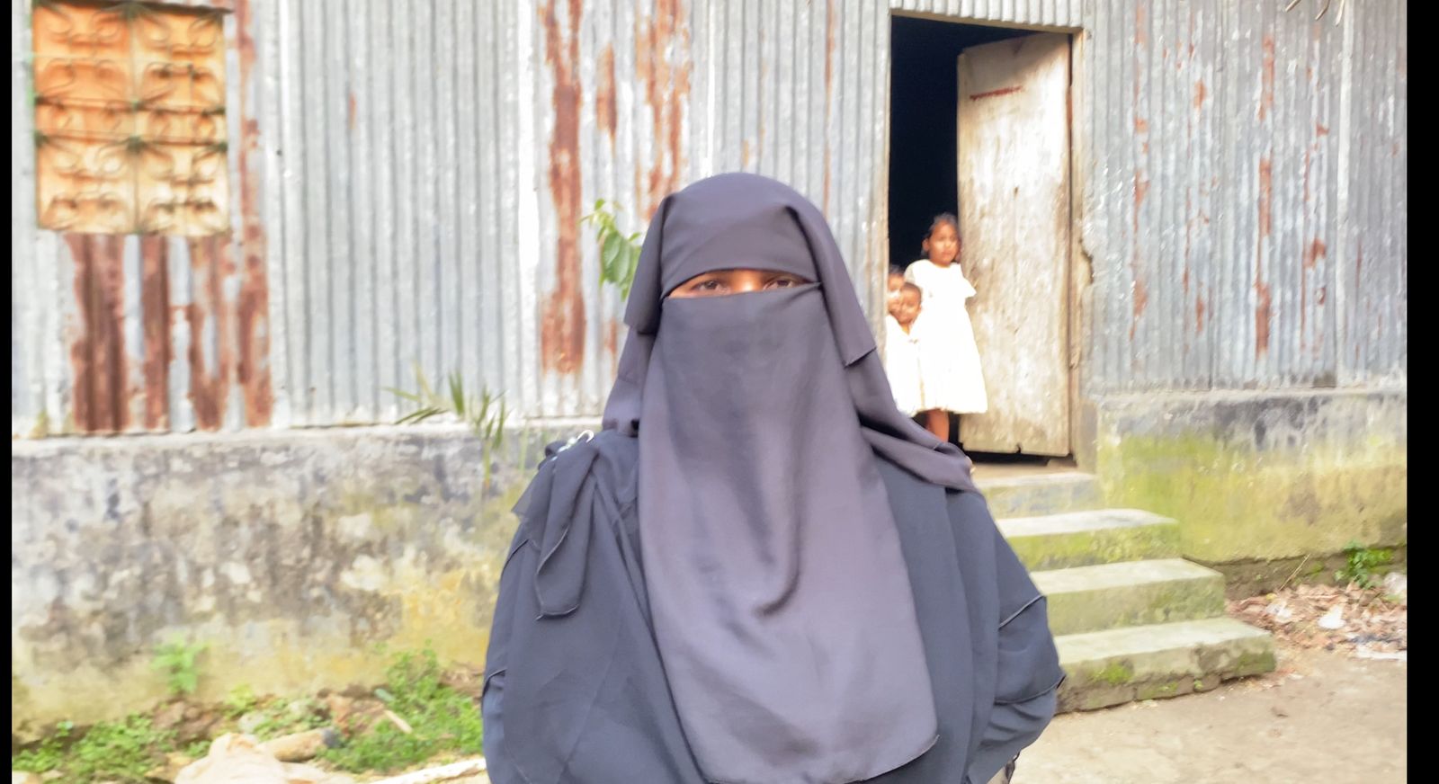 ভাসুরের নির্যাতনে গৃহবধূ বাড়িছাড়া, থানায় মামলা