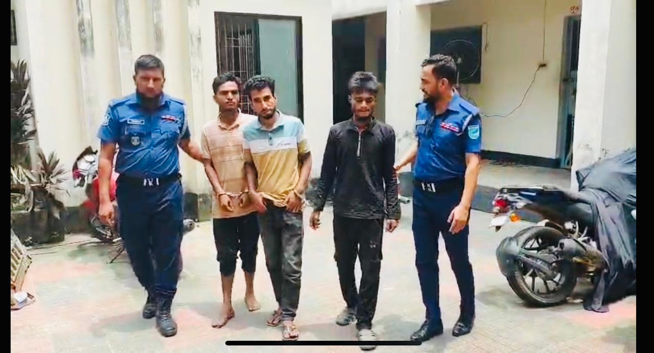 কিশোরগঞ্জে রিকশা থামিয়ে তল্লাশি, মিলল ইয়াবা—গ্রেপ্তার ৩
