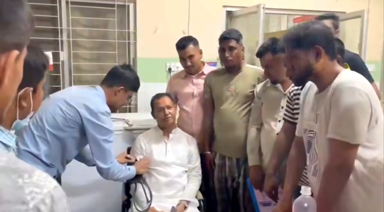 জীবন বাজি রেখে দু'পক্ষের সংঘর্ষ থামাতে গিয়ে আহত সুনামগঞ্জ-১ আসনের এমপি কামরুল