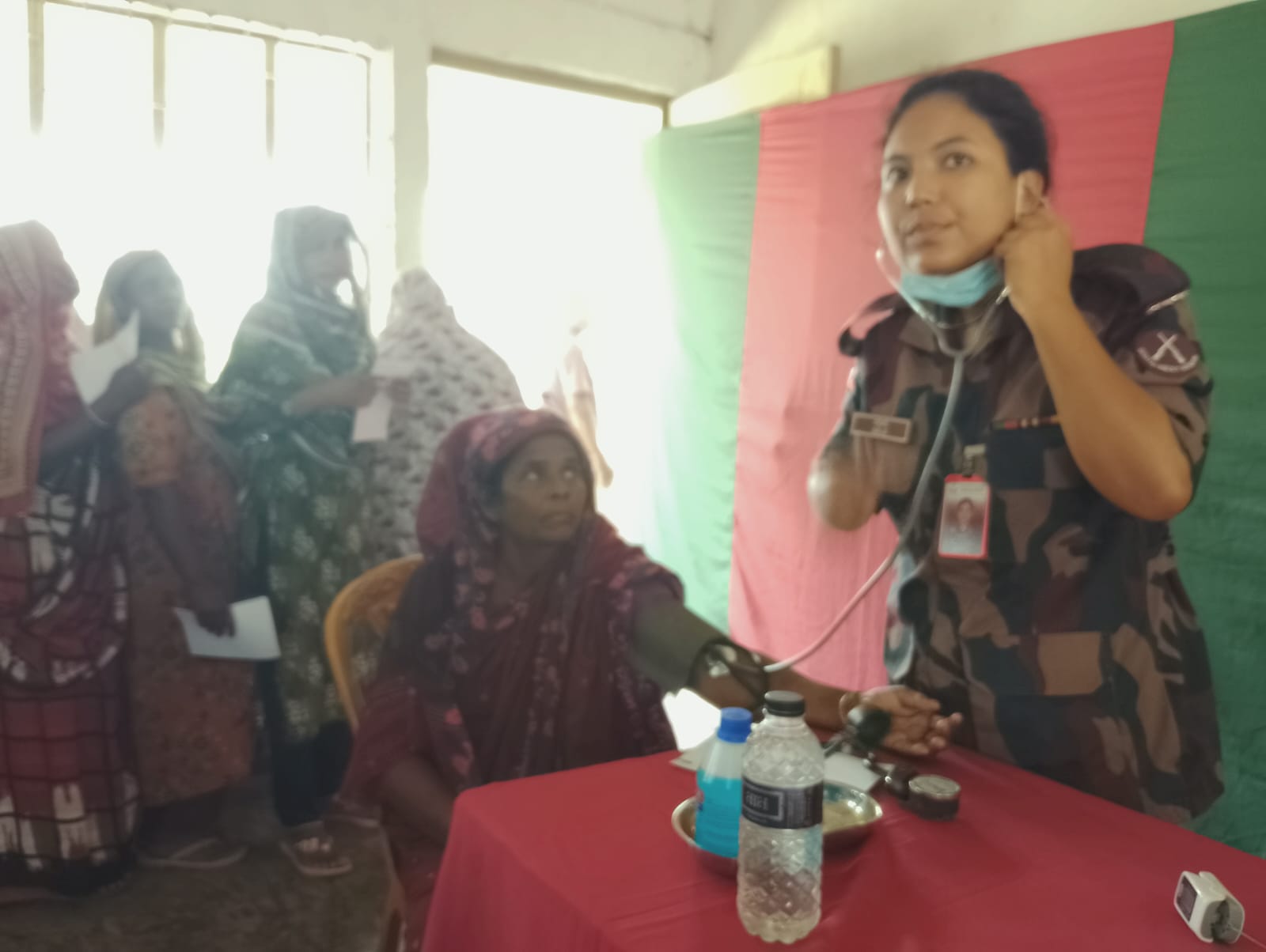 কুষ্টিয়ার দৌলতপুরে অসহায় মানুষের জন্য বিজিবির দিনব্যাপী চিকিৎসা ক্যাম্প