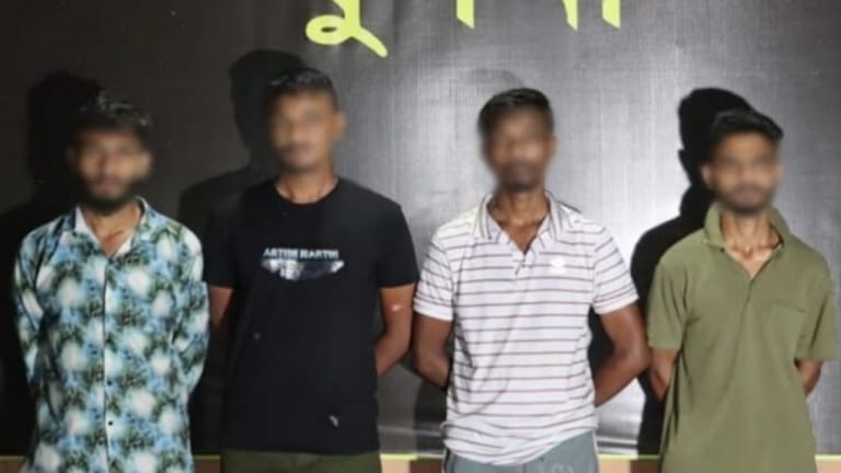 খুলনায় র‍্যাবের ঝটিকা অভিযান : চার সন্ত্রাসী গ্রেপ্তার