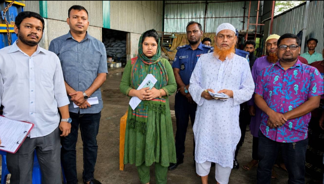 ক্ষতিকর ধোঁয়া ও বর্জ্যে পরিবেশ দূষণ: কটিয়াদীতে ব্যাটারি কারখানাকে ভ্রাম্যমাণ আদালতের ৭০ হাজার টাকা জরিমানা