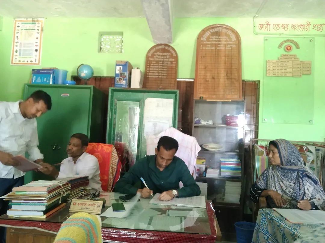 ৩১ নং চিনারচর সরকারি প্রাথমিক বিদ্যালয় পরিদর্শনে সহকারী থানা শিক্ষা কর্মকর্তা