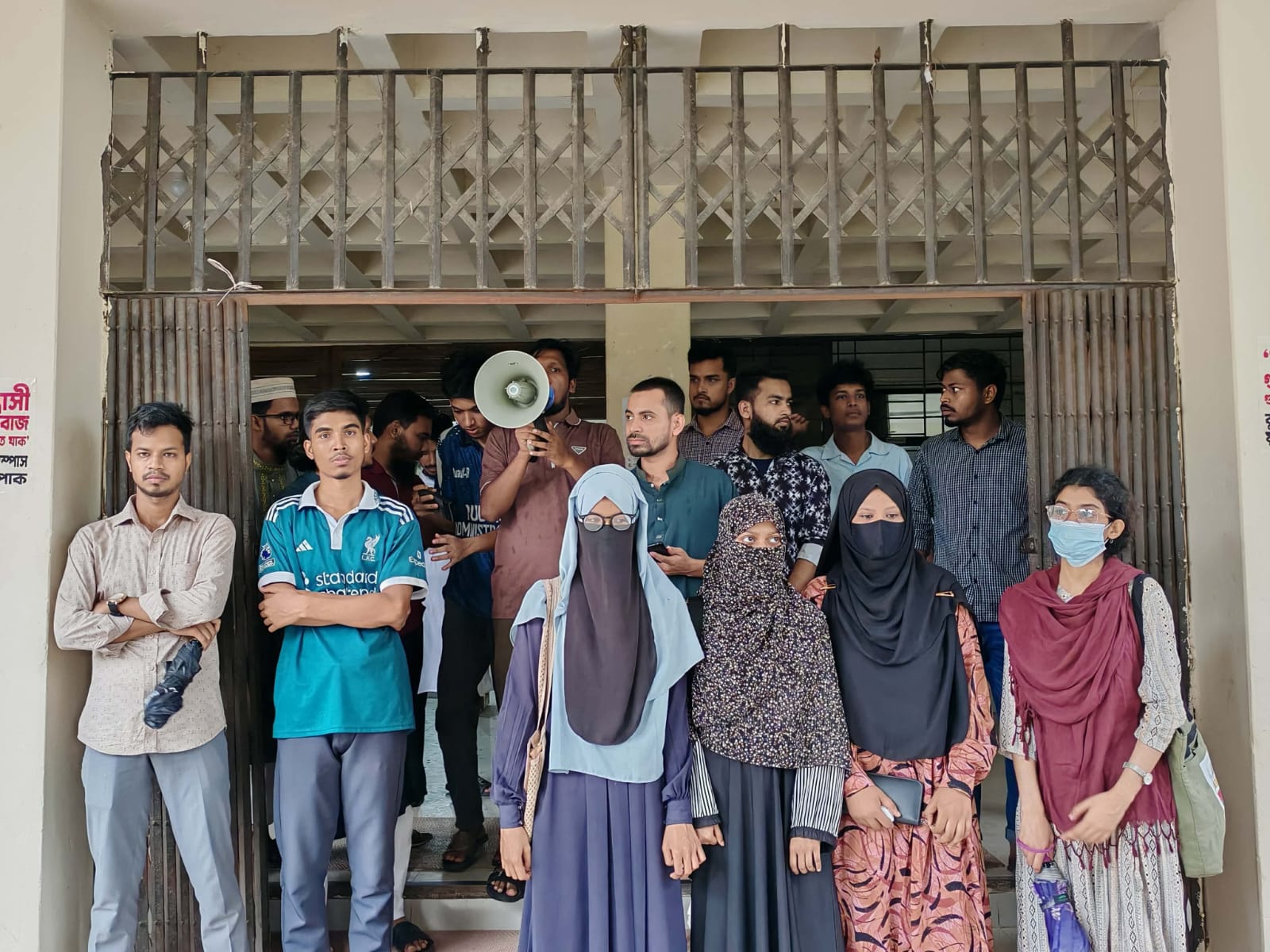 শিশু রামিসাকে ধর্ষণ ও হত্যার প্রতিবাদে কুবিতে বিক্ষোভ