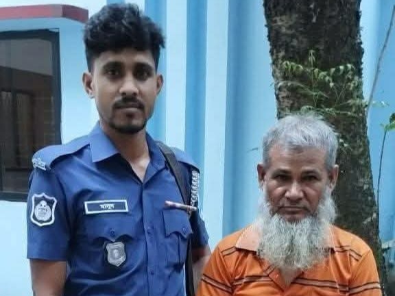 সাভারে বিস্কুট দেওয়ার প্রলোভন দেখিয়ে পঞ্চম শ্রেণির ছাত্রীকে ধর্ষণ, মুদি দোকানি গ্রেপ্তার