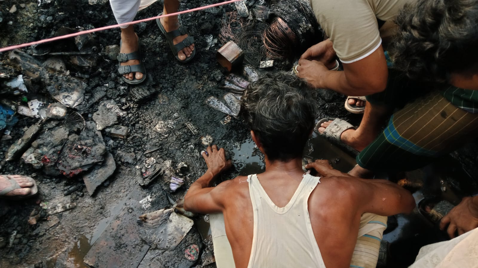 বোরহানউদ্দিনের গফুরগঞ্জ বাজারে ভয়াবহ অগ্নিকাণ্ড, পুড়ে গেছে ৭ দোকান