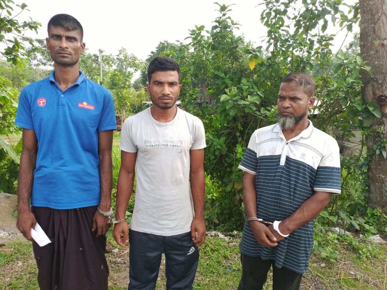 নাটোরে তিন মাদকসেবী গ্রেফতার