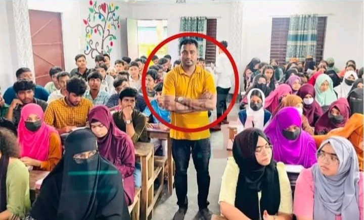 সড়ক দুর্ঘটনায় নিহত শিক্ষক মনিরের স্ত্রী সন্তান নিয়ে গ্ৰামের বাড়িতে আর ঈদ করা হলো না;  নিমিষেই ঝড়ে গেল ৩ টি তাজা প্রাণ