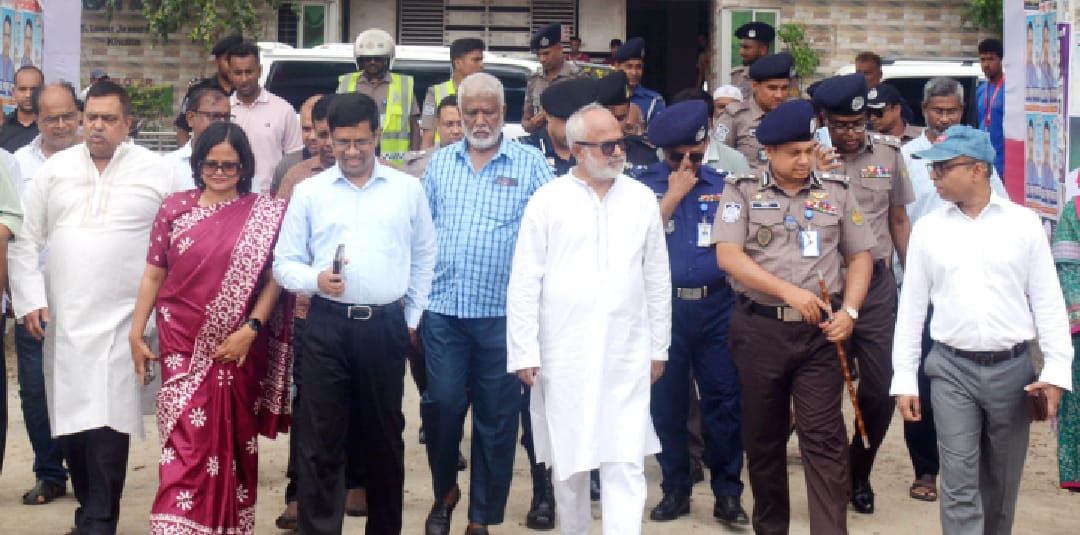 সার্কিট হাউজ মাঠে ঈদের প্রধান জামাতের প্রস্তুতি পরিদর্শন-১৪০ স্থানে কোরবানির ব্যবস্থা