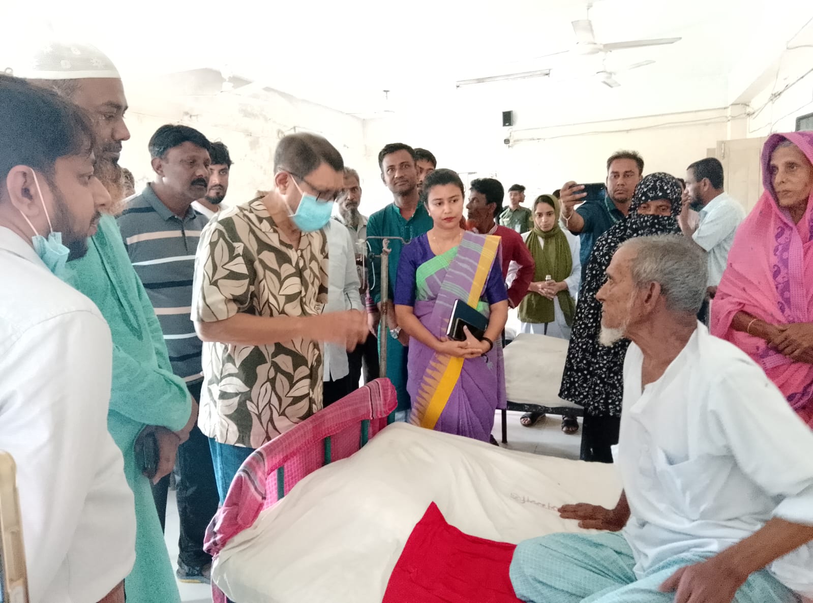 হোসেনপুর উপজেলা স্বাস্থ্য কমপ্লেক্স পরিদর্শনে স্বাস্থ্য ও পরিবার কল্যাণমন্ত্রী