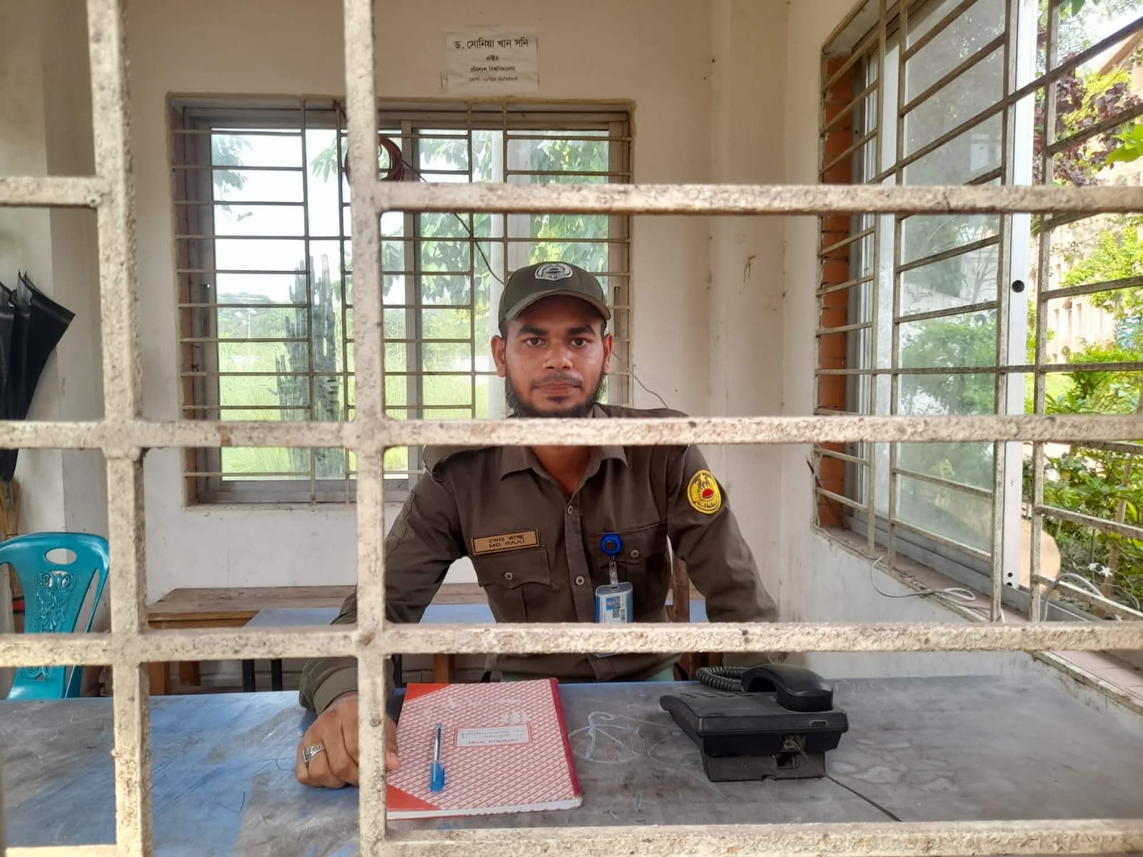 পরিবার ছাড়া ঈদ উদ্‌যাপন ববি ক্যাম্পাসের ৩২ নিরাপত্তা বাহিনীর