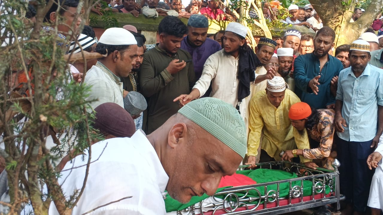 দিনাজপুর কারাগার থেকে ৭ ঘণ্টার প্যারোলে মুক্তি পেয়ে বাবার জানাযায় অংশগ্রহণ সাবেক এমপির