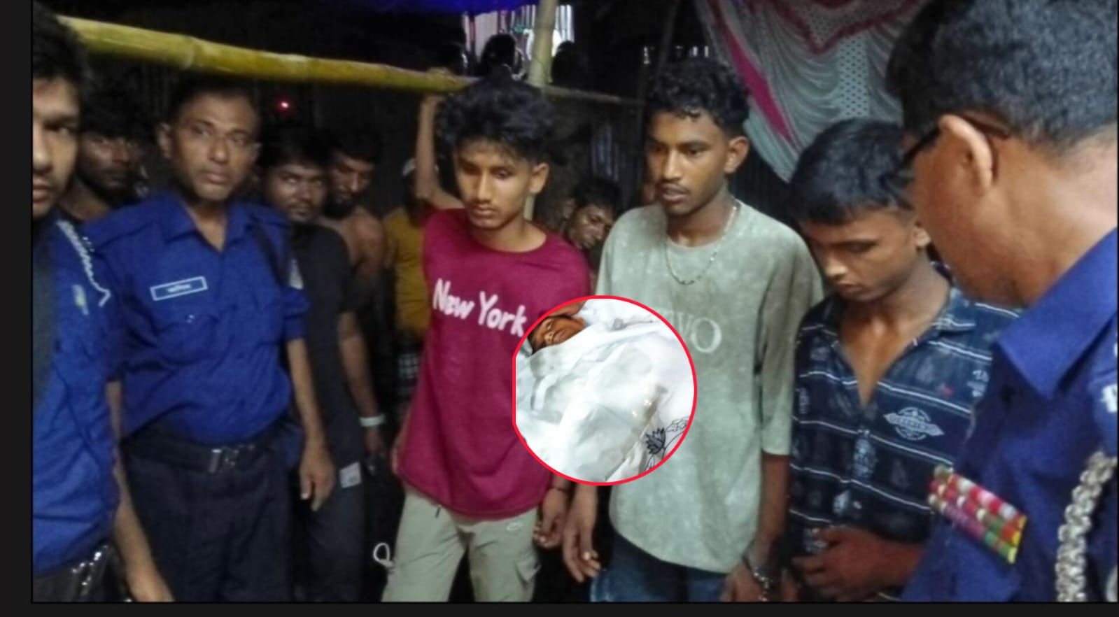 কলাপাড়ায় পূর্ব শত্রুতার জেরে কিশোরকে কুপিয়ে হত্যা, পালানোর সময় ৩ জন আটক