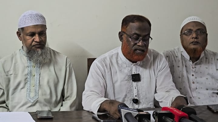 কুষ্টিয়ার মিরপুরে বিএনপি নেতার ‘দেড় কোটি টাকার’ বক্তব্য ঘিরে তোলপারঃ জামায়াত ও ভুক্তভোগীর সংবাদ সম্মেলন