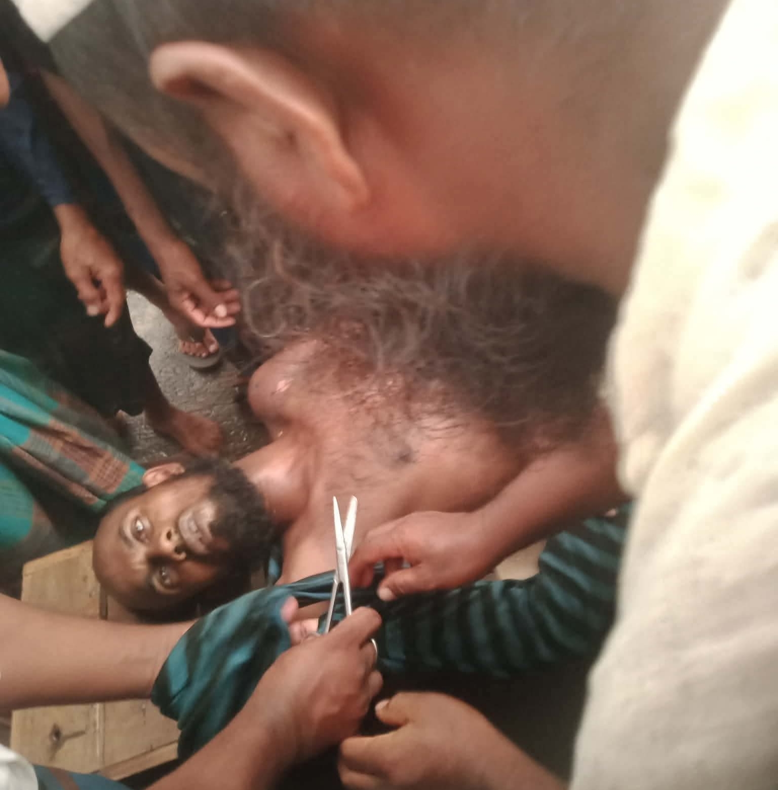 বকশীগঞ্জে বজ্রপাতে বাবা-ছেলে গুরুতর আহত, ছেলেকে ময়মনসিংহ মেডিকেলে প্রেরণ
