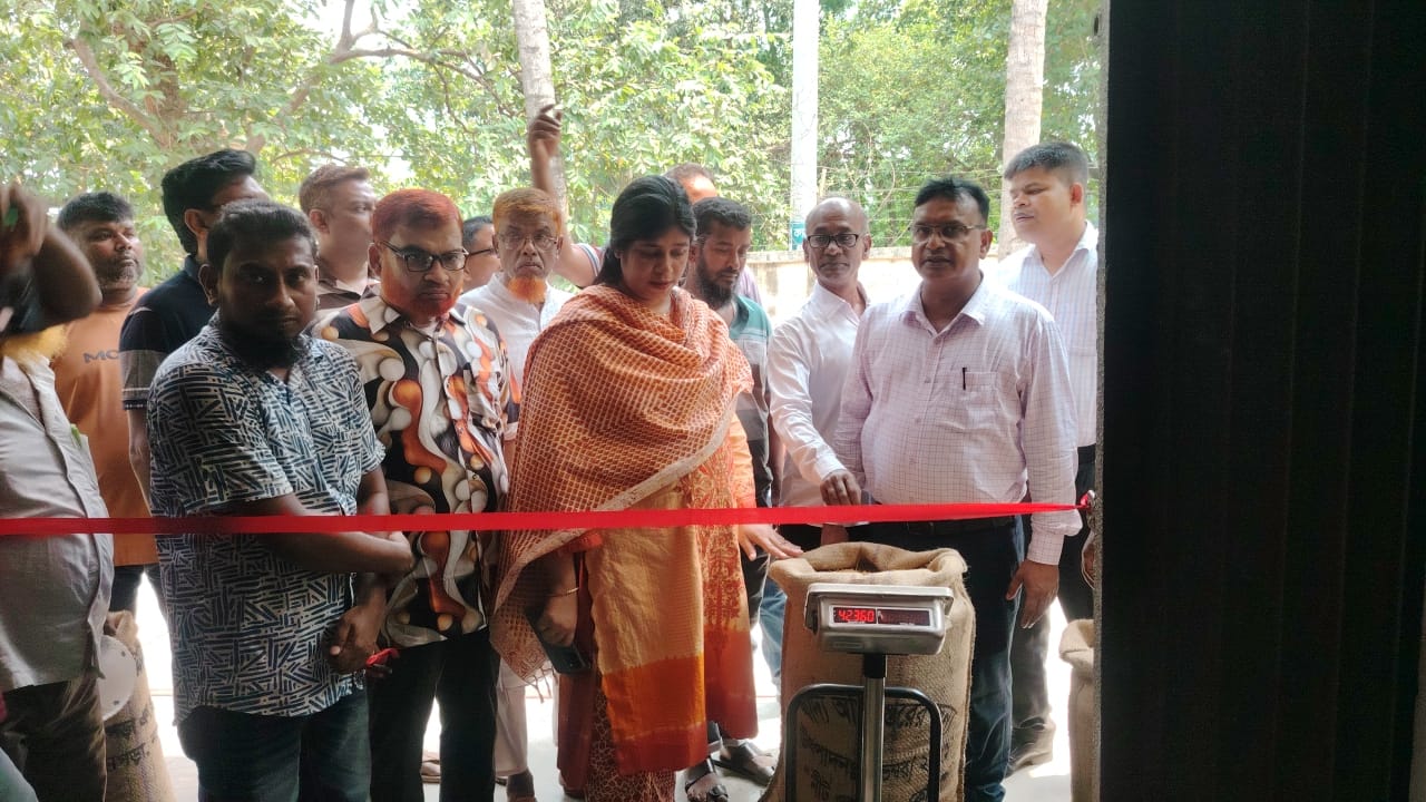 লোহাগড়ায় কৃষকদের বোরো ধান সংগ্রহ অভিযান-২০২৬ এর  উদ্বোধন