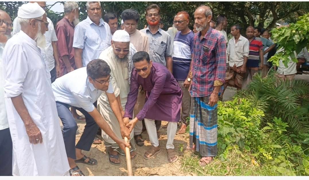 নলডাঙ্গায় খাজুরা ইউনিয়নে উন্নয়নের ছোঁয়া, পাকা রাস্তার কাজের শুভ সূচনা
