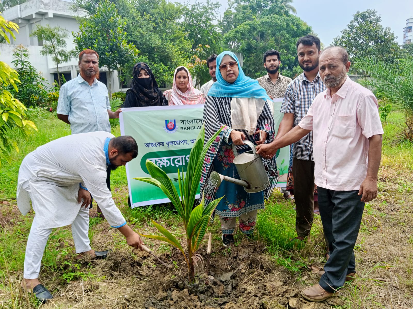 নাটোরে বাংলাদেশ উন্মুক্ত বিশ্ববিদ্যালয়ের  আয়োজনে বৃক্ষ রোপন