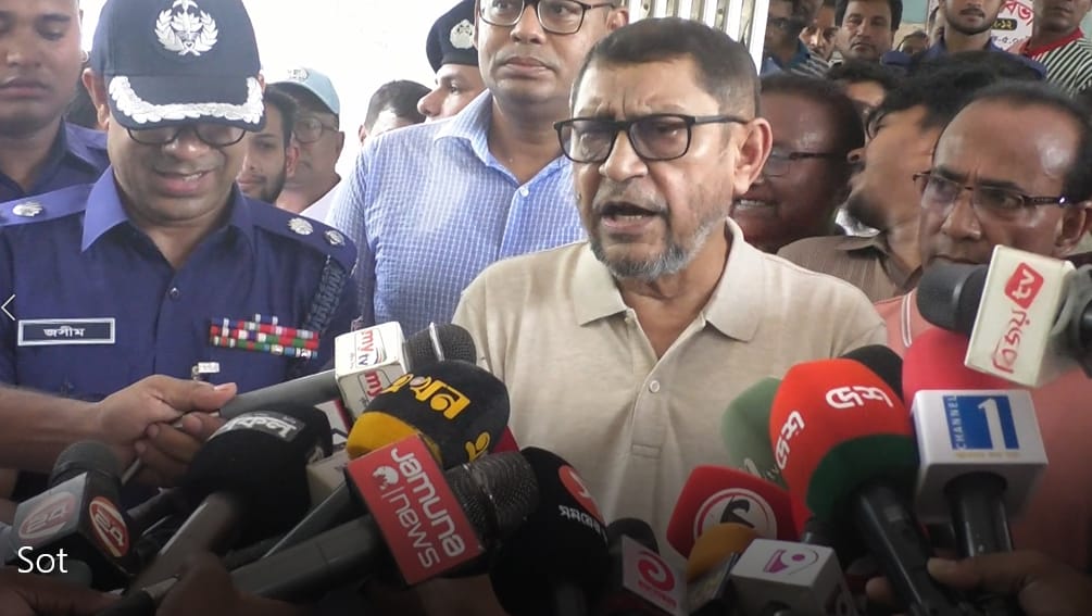 কুষ্টিয়া জেনারেল হাসপাতাল পরিদর্শনে স্বাস্থ্য মন্ত্রী