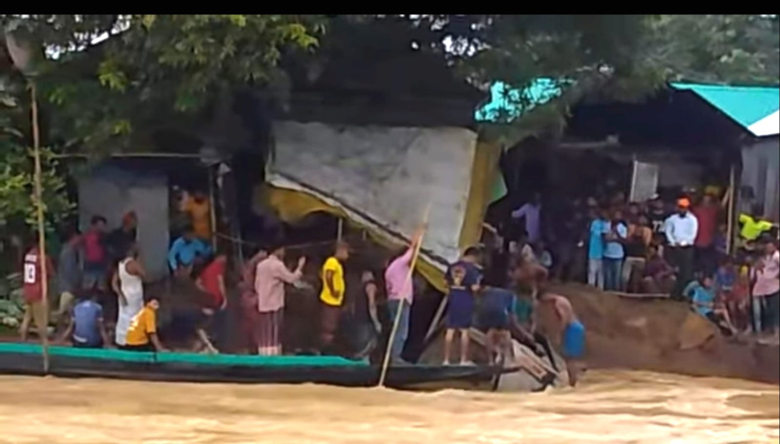 পানিতে পড়ে নিখোঁজ মানসিক ভারসাম্যহীন যুবকের লাশ উদ্ধার
