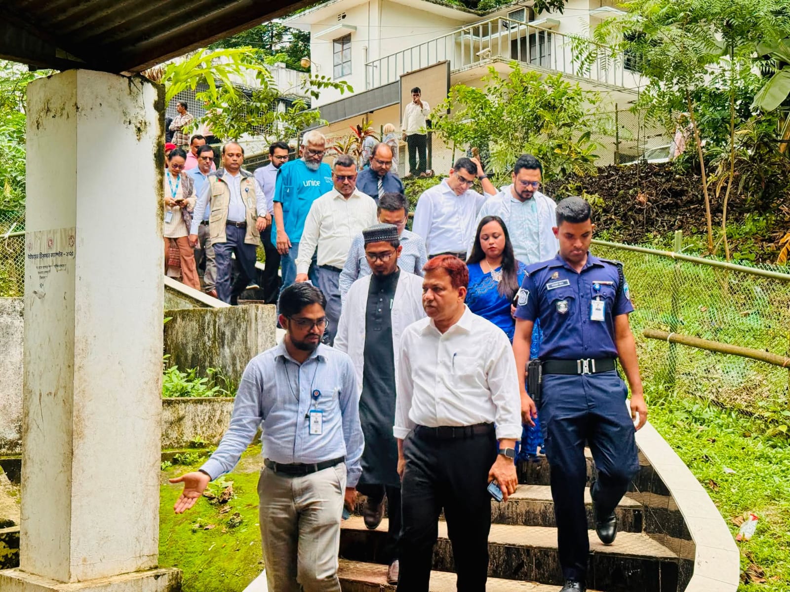 উখিয়া স্বাস্থ্য কমপ্লেক্স পরিদর্শন করলেন স্বাস্থ্য ও পরিবার কল্যাণ মন্ত্রণালয়ের সচিব