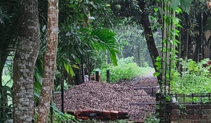 বিশ্বনাথের পল্লীতে বালু ও পাথর দিয়ে সরকারি রাস্তা বন্ধের অভিযোগ, ভোগান্তিতে এলাকাবাসী