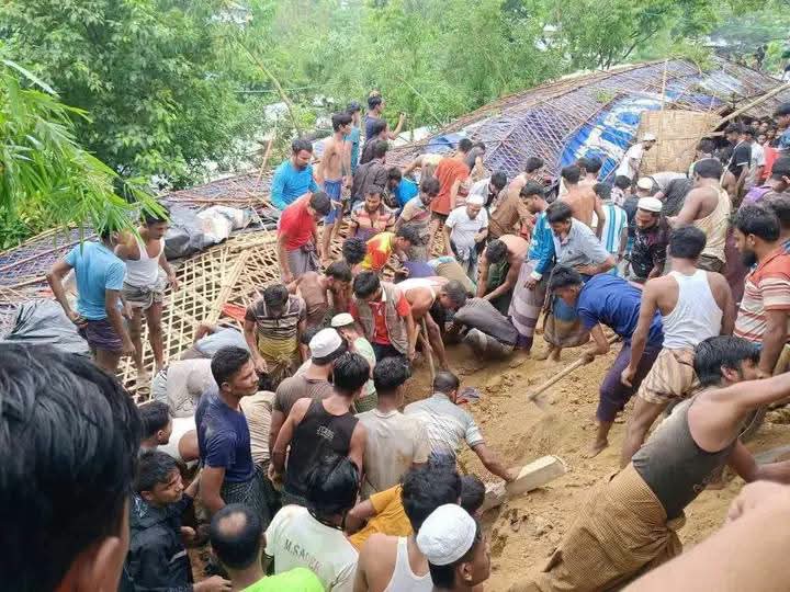উখিয়ায় রোহিঙ্গা ক্যাম্পে পাহাড়ধসে মাদরাসার ২ শিক্ষার্থী নিহত, ব্যাপক হতাহতের আশঙ্কা