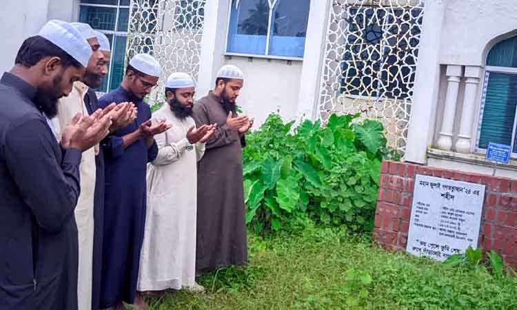ইসলামী ছাত্র আন্দোলনের নেতৃবৃন্দের শহীদ মোবারকের কবর জিয়ারত