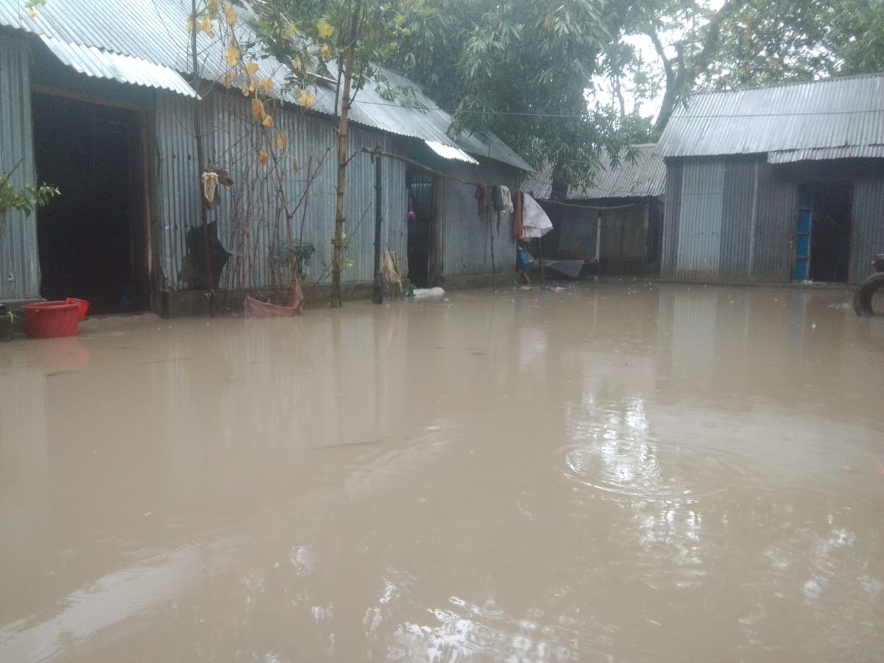 পাকুন্দিয়ায় শিমুলিয়া ফিশারির পানি নিষ্কাশনের ব্যবস্থা না থাকায় জনদুর্ভোগ
