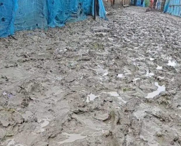 কয়রার উত্তর বেদকাশী ইউনিয়নে বিদ্যালয় যাওয়ার পথে বেহাল দশা