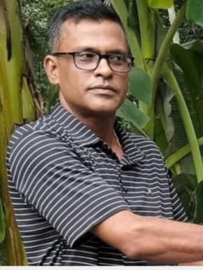 ভোলায় স্কুলছাত্রকে গাছে ঝুলিয়ে নির্যাতনের অভিযোগ, থানায় অভিযোগ করায় বাবার ওপর হামলা