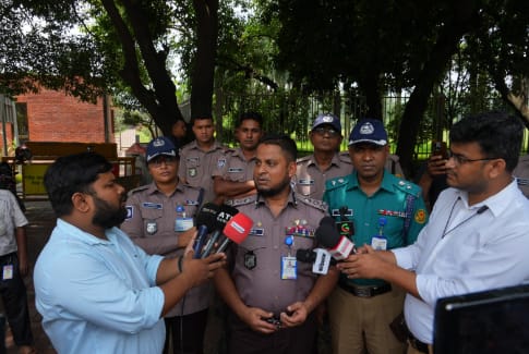 সংসদ ভবন এলাকায় অবৈধ হাইড্রোলিক হর্ন ও হুটারের বিরুদ্ধে ডিএমপি ট্রাফিকের অভিযান