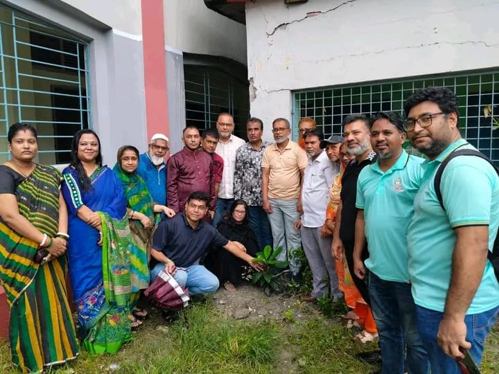 প্রধানমন্ত্রীর নির্দেশনায় খুলনার ২৩ নম্বর ওয়ার্ডে নাগরিক ফোরামের বৃক্ষরোপণ কর্মসূচি