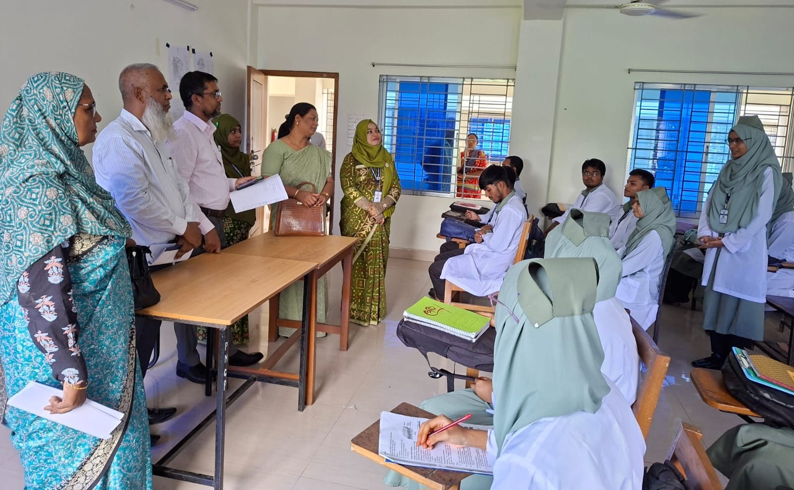 নাটোর সরকারি নার্সিং কলেজে শিক্ষা কার্যক্রম পরিদর্শন