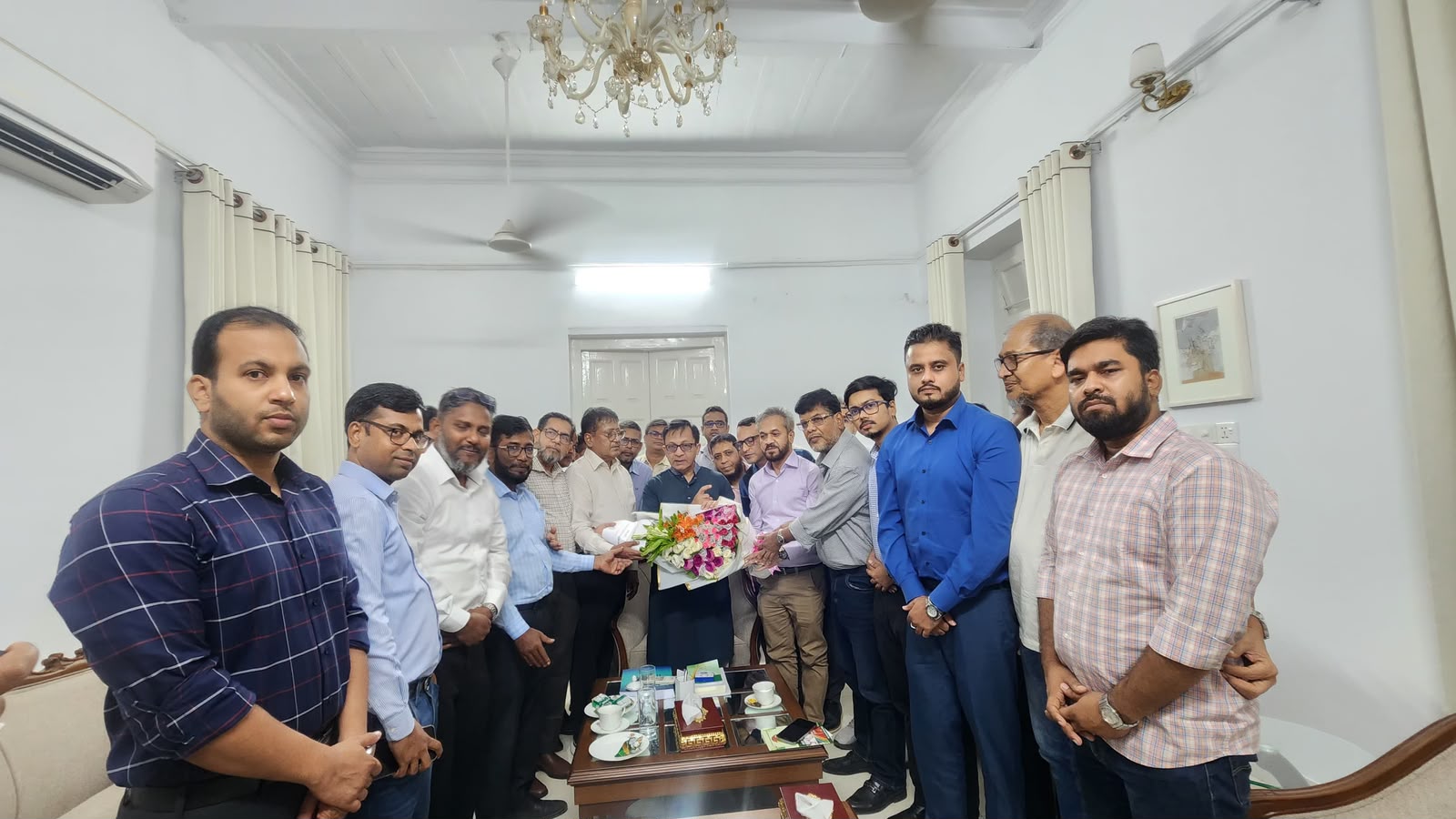 বস্ত্র ও পাট মন্ত্রীর সঙ্গে আইটিইটি নেতৃবৃন্দের সৌজন্য সাক্ষাৎ