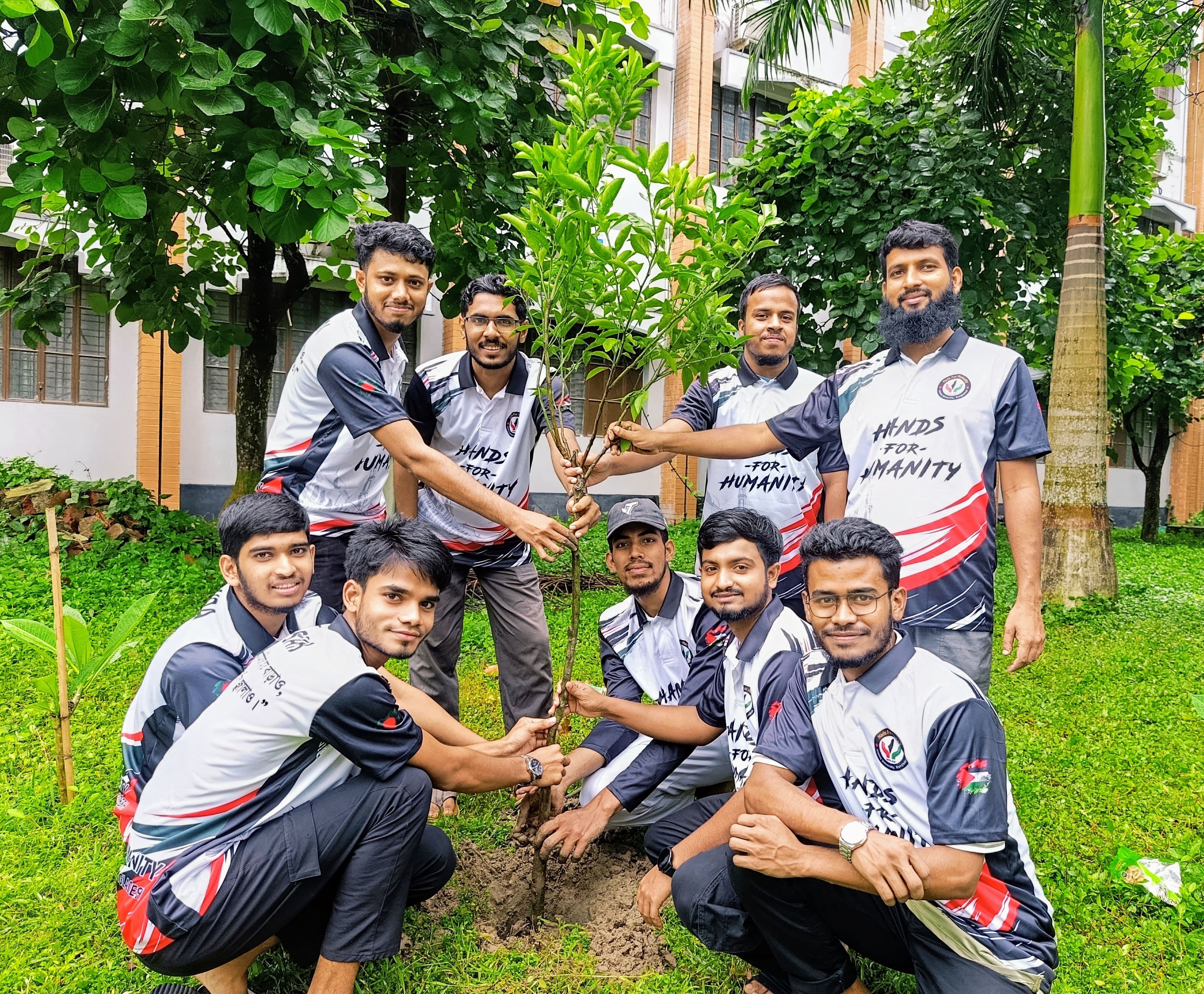 বৃক্ষরোপনের মাধ্যমে ইবির ‘হ্যান্ডস ফর হিউম্যানিটি’র প্রথম প্রতিষ্ঠাবার্ষিকী উদযাপন