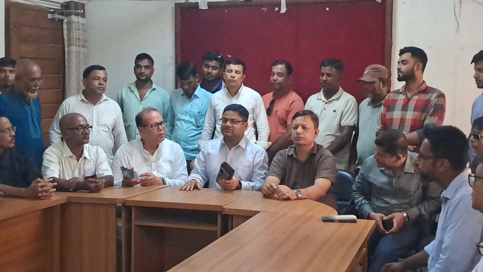লোহাগড়ায় নবাগত ইউএনওর সাথে বিএনপির মতবিনিময়, উন্নয়নে একসাথে কাজের আশা