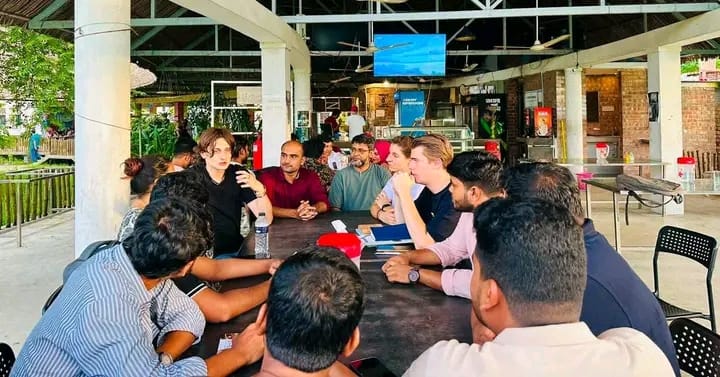 নেদারল্যান্ডসের প্রতিনিধি দলের সঙ্গে খুবিসাসের সৌজন্য সাক্ষাৎ