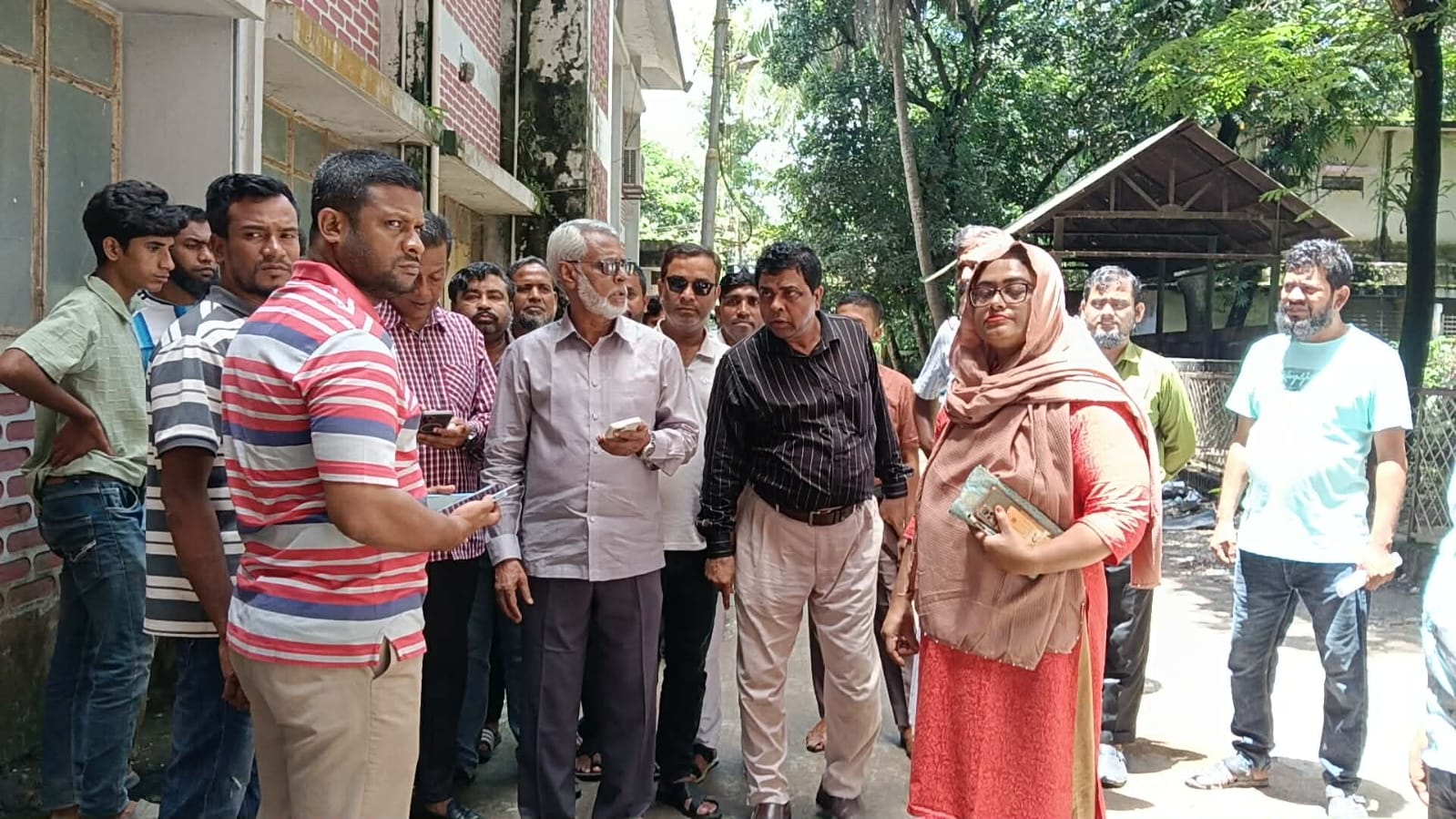 কিশোরগঞ্জ ২৫০ শয্যা জেনারেল হাসপাতাল পরিদর্শন করলেন এমপি মাজহারুল ইসলাম