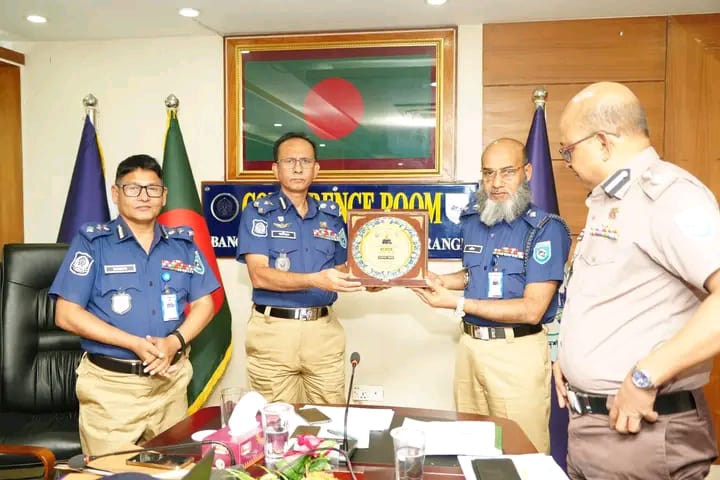 রংপুর রেঞ্জের মাসিক অপরাধ পর্যালোচনা সভায় শ্রেষ্ঠত্বের স্বীকৃতি পেলেন পঞ্চগড়ের এসপি