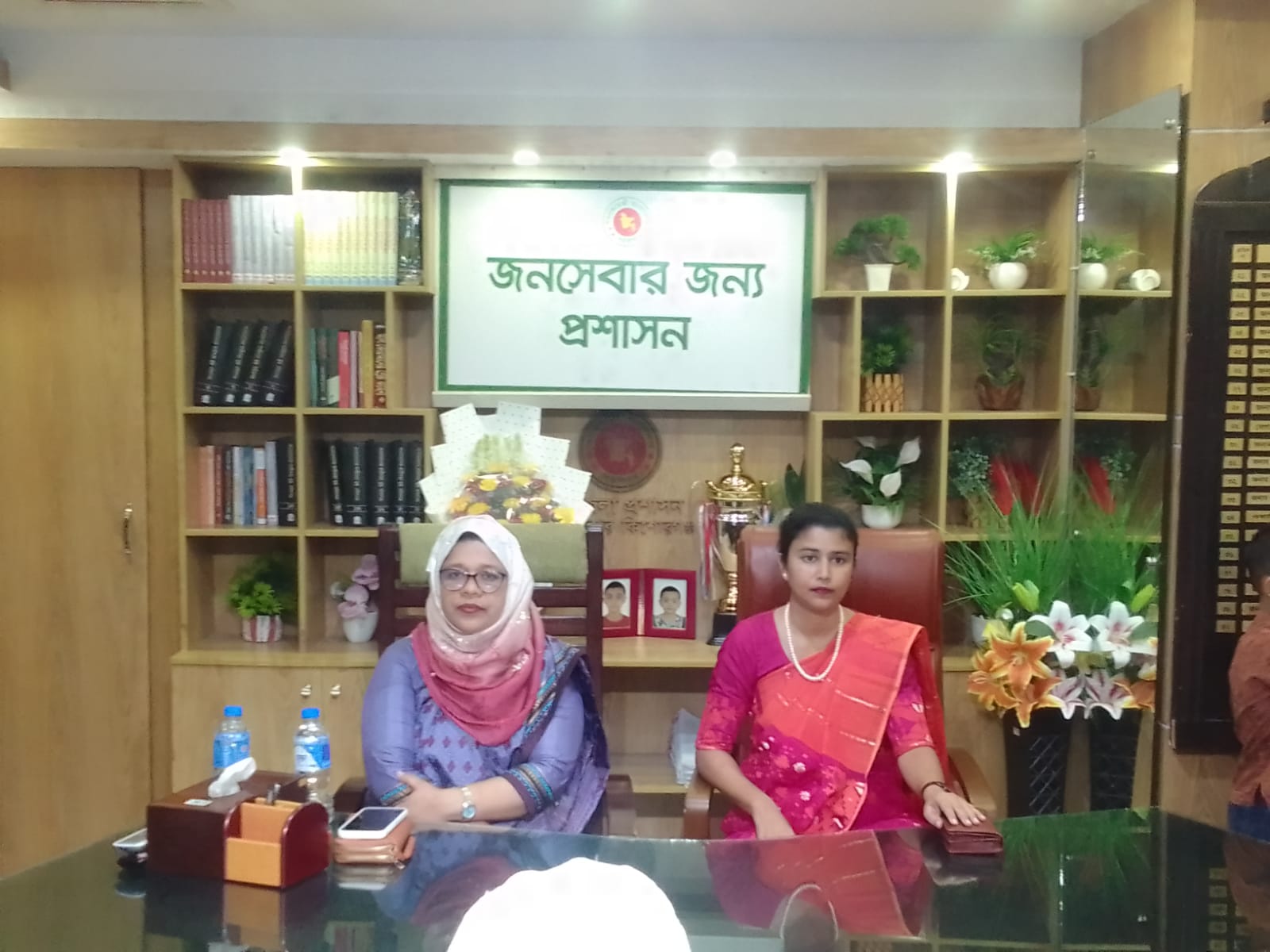 হোসেনপুরের নতুন ইউএনও রেকসোনা খাতুনের দায়িত্ব গ্রহণ